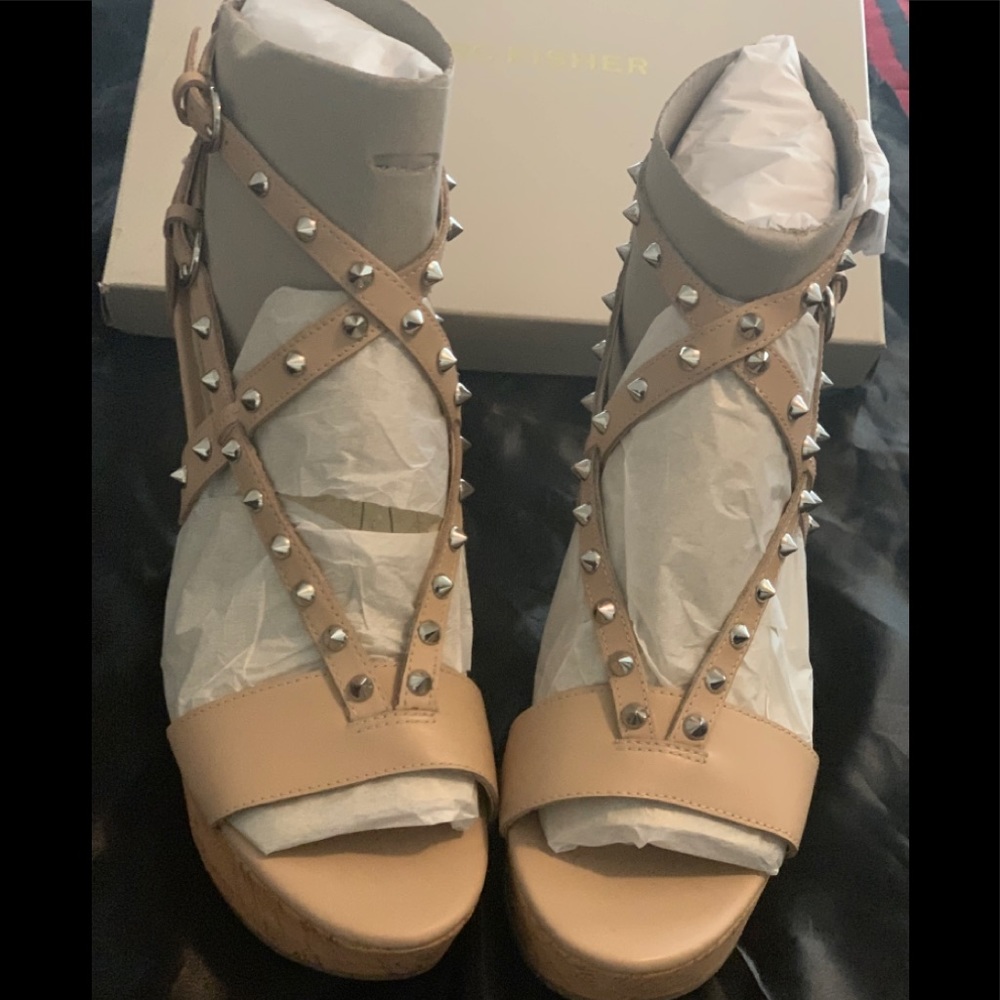 Marc Fisher Loards Nude Spiked Wedge